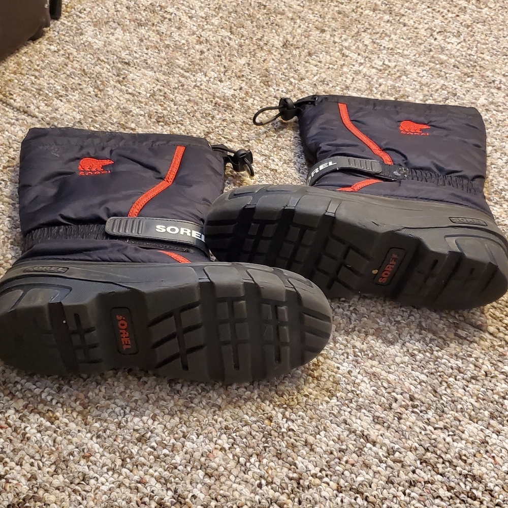 Snow boots